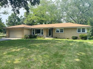 2 Drake Ter, Prospect Heights, IL 60070