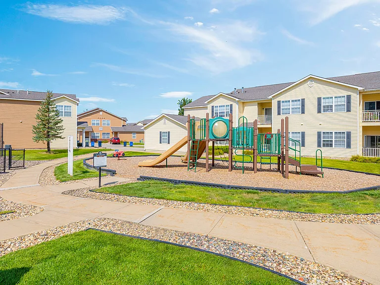 Cascade Shores Townhomes + Flats — Photo 13