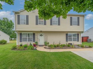 305 Tripmont Ct, Simpsonville, SC 29680