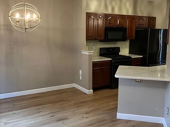 3rd image of 17730 Delmas Dr