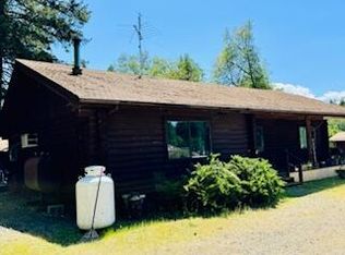 155 Shadywood Dr, Cave Junction, OR 97523