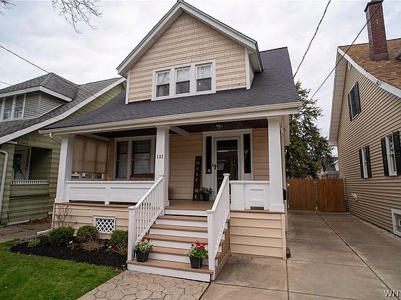 2nd image of 132 Como Ave