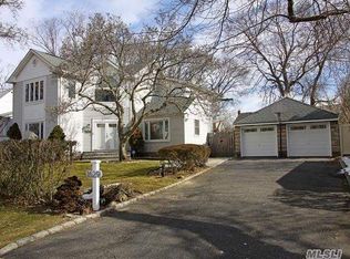 1629 Chapin Ave, Merrick, NY 11566