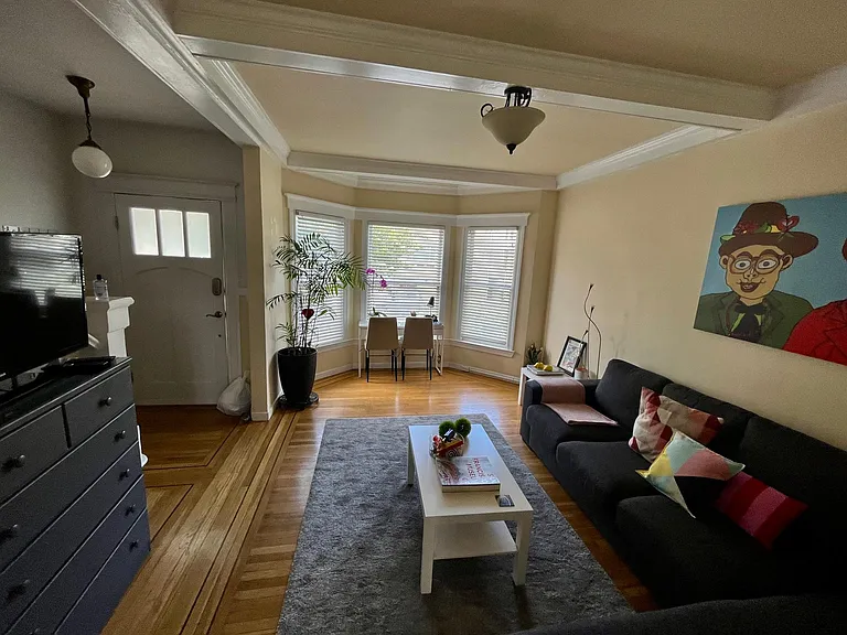 137 Brussels St — Photo 6