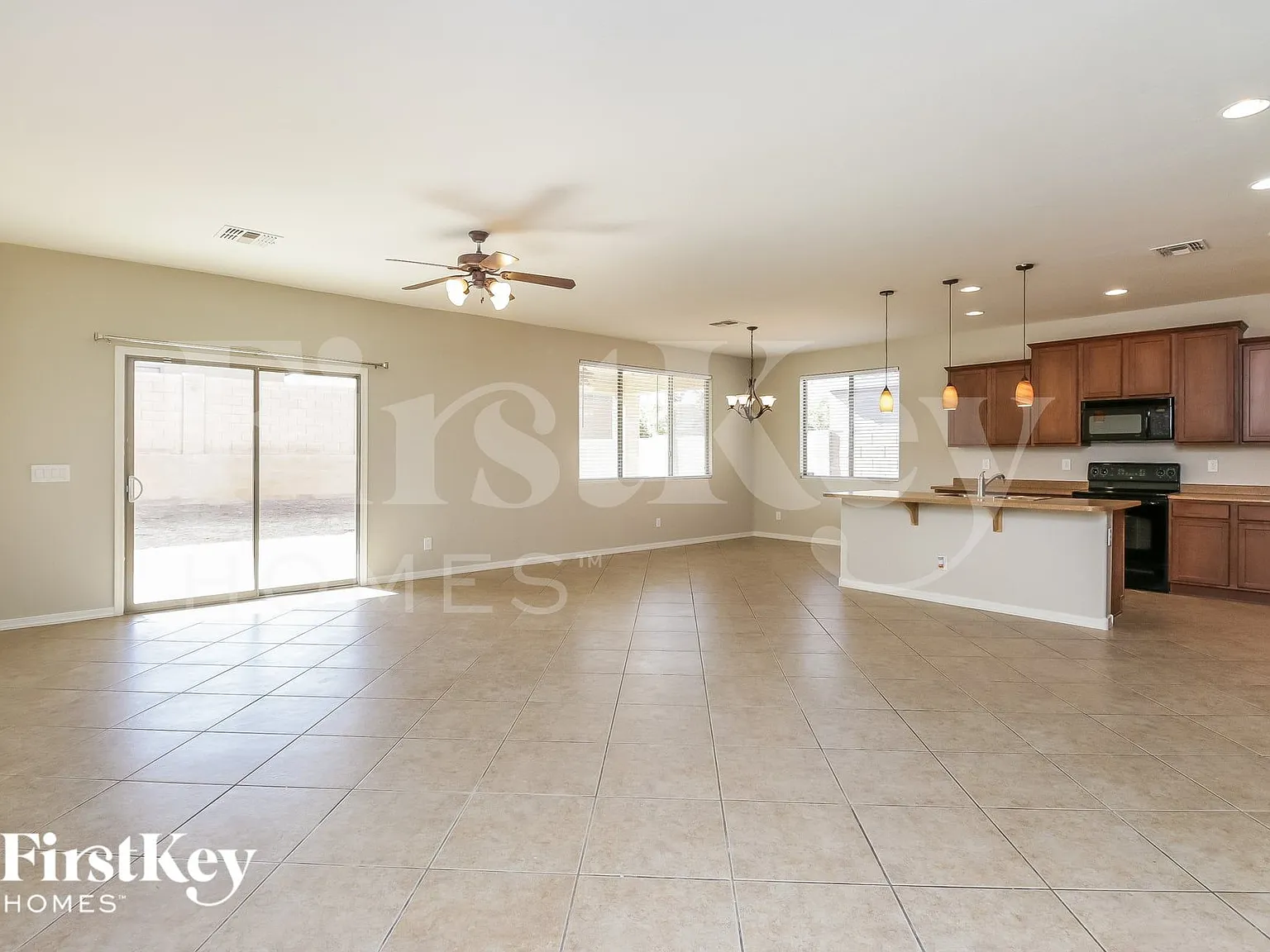 4 bed, 2.0 bath, 2018 sqft, $2,015 — Photo 2