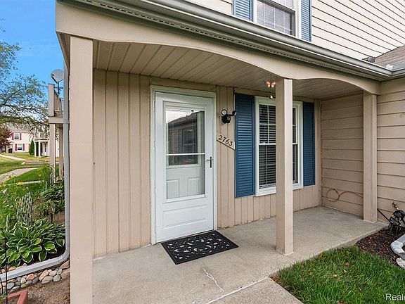 4th image of 2763 Fox Hollow Ct