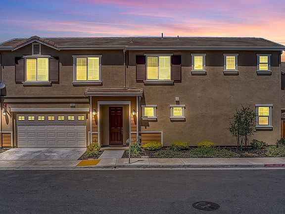 2nd image of 55 Belle Harbor Cir