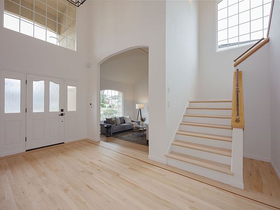5th image of 608 Silver Ave