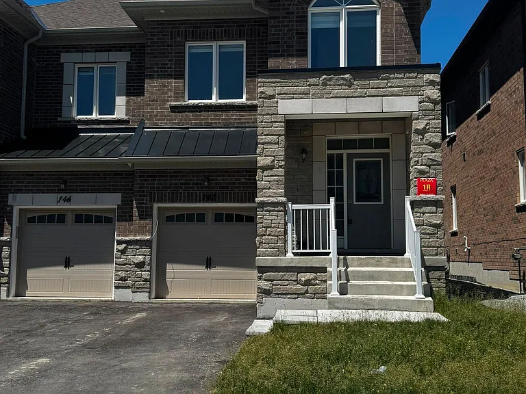 142 Seguin St — Photo 1