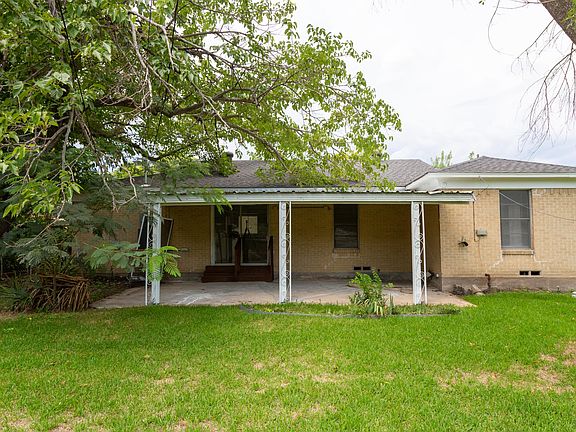 2nd image of 3400 Sidney Dr