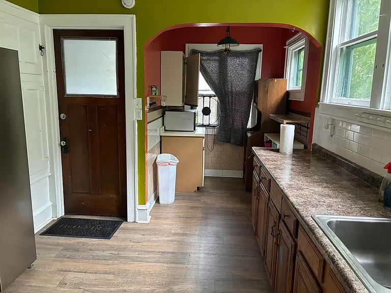 1818 E Kenwood Blvd — Photo 4