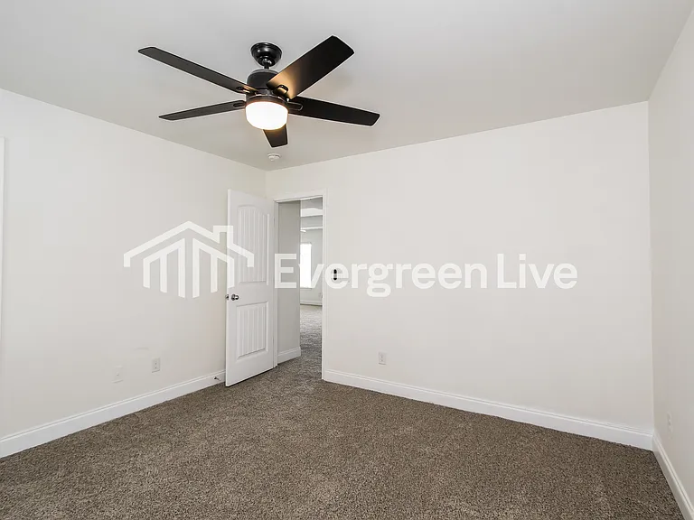 6821 Oaklawn Ln — Photo 10