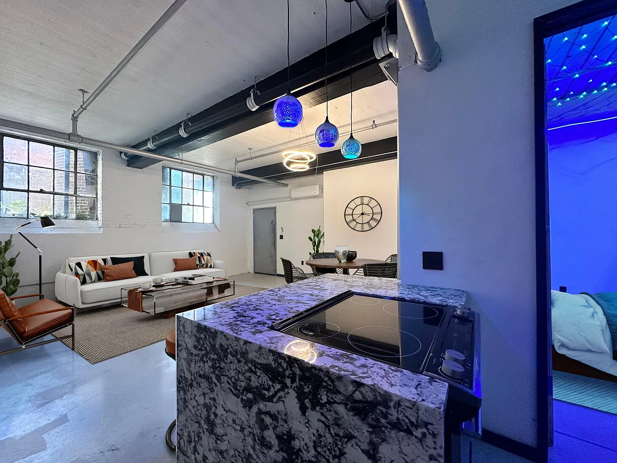 Building Photo - 109 Summer St #B