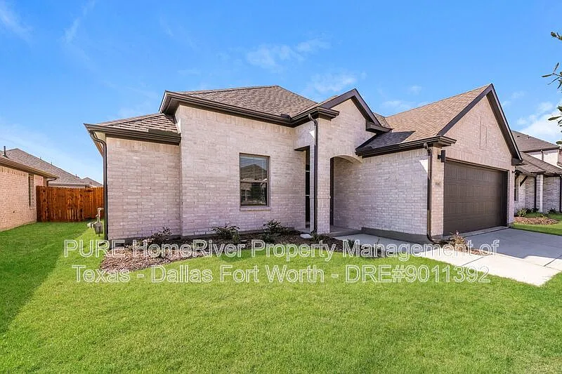 4 bed, 2.0 bath, 1791 sqft, $1,950 — Photo 2
