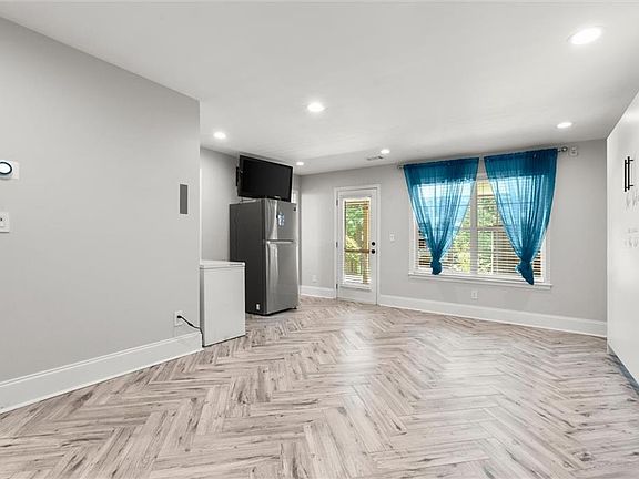 5th image of 5583 Julian Pl