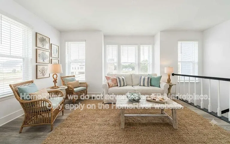 1419 Lake Geneva Dr — Photo 2
