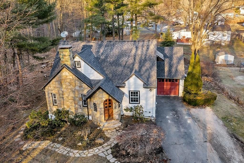 512 Mower St, Worcester, MA 01602 Zillow