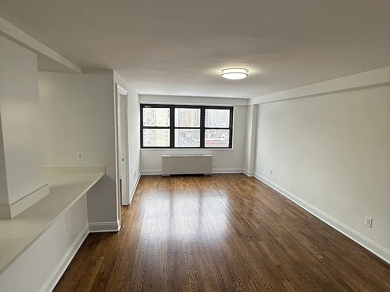 145 E 15th St #7 — Photo 5
