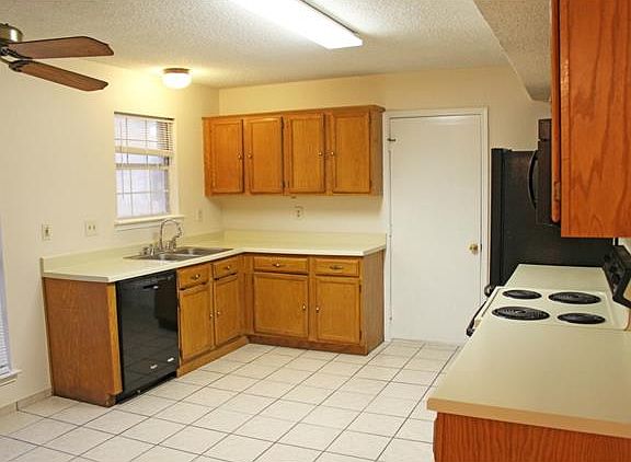 2nd image of 2203 Bennington Dr