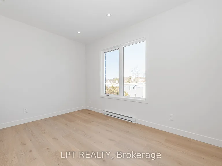 319 Shakespeare St #8 — Photo 9
