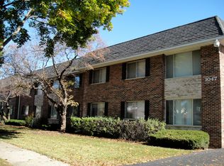 1045 S Evergreen Ave, Arlington Heights, IL 60005