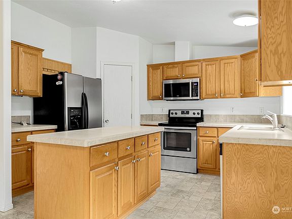 3rd image of 110 E Herron Place