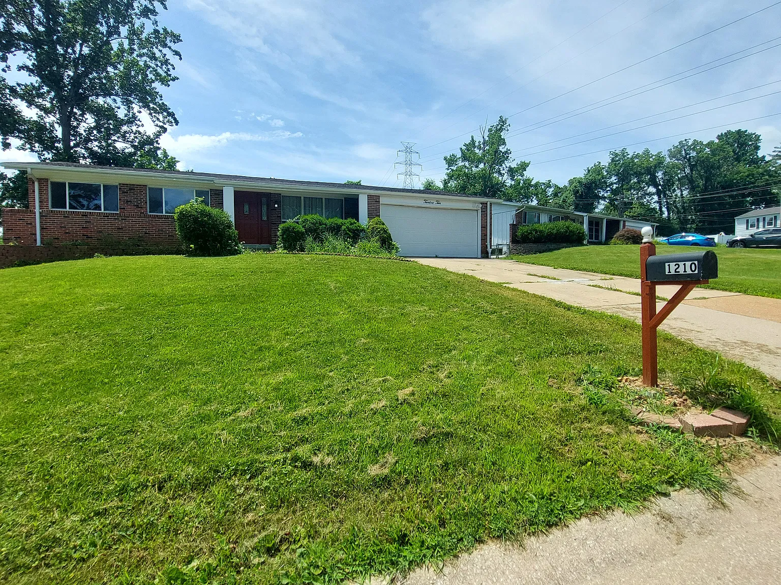 3 bed, 1208 sqft, $2,000 — Photo 1