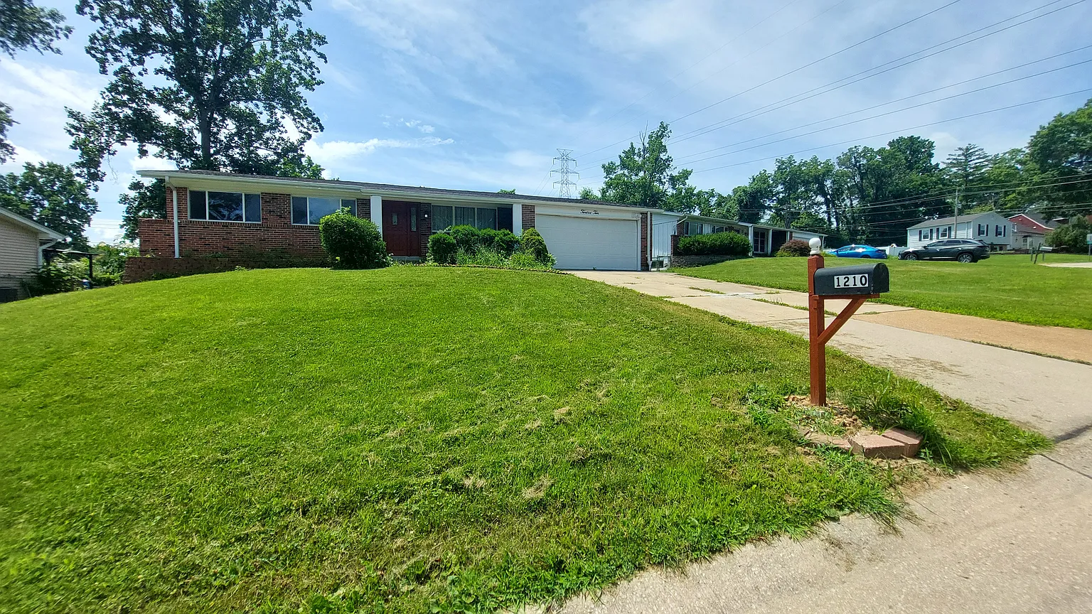 1210 Rivoli Dr photo 1
