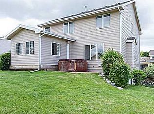 911 11th Ave SE, Altoona, IA 50009