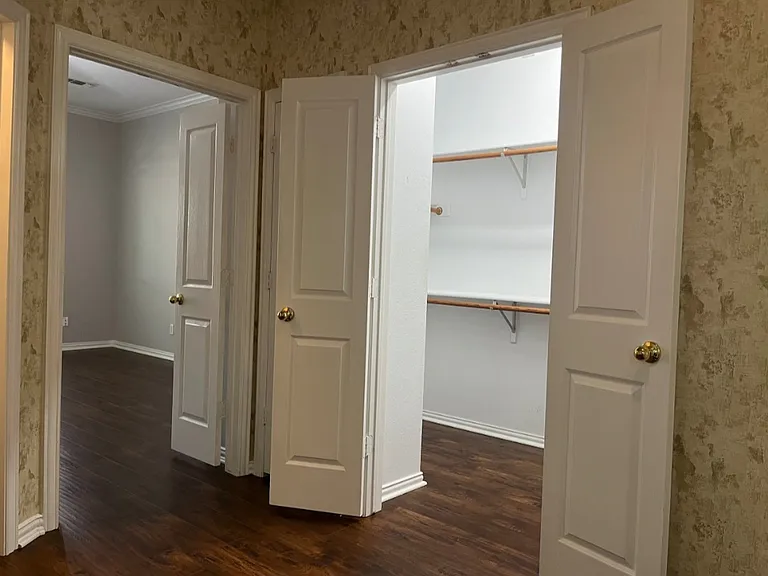 2702 View Mdw — Photo 21