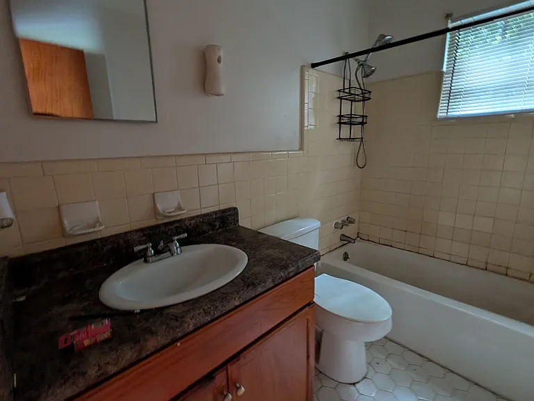 1133 Elm Ave #B — Photo 2