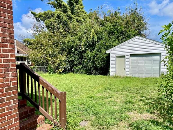824 Palmer St, Portsmouth, VA 23704