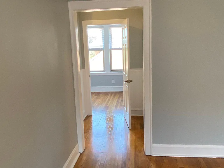1706 N Narragansett Ave #205 — Photo 10