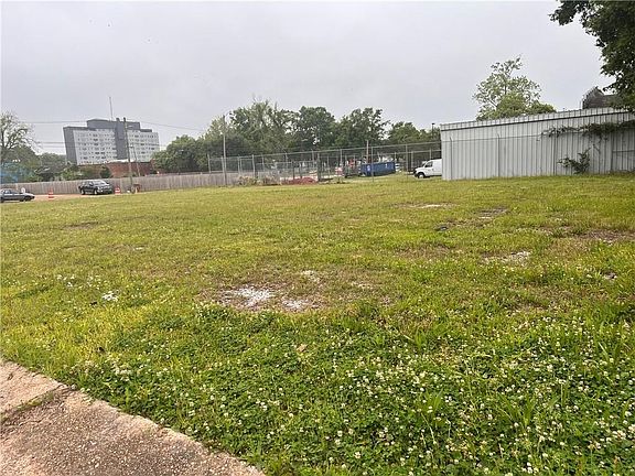 3rd image of 255 Dearborn St