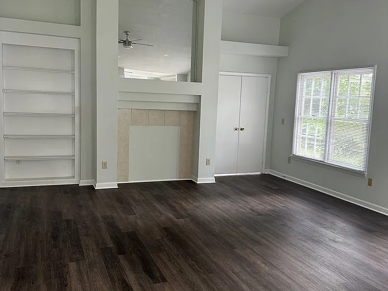 7528 Claymont Dr — Photo 8