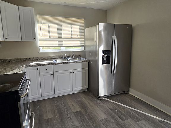 5th image of 2912 Woodleigh St #2