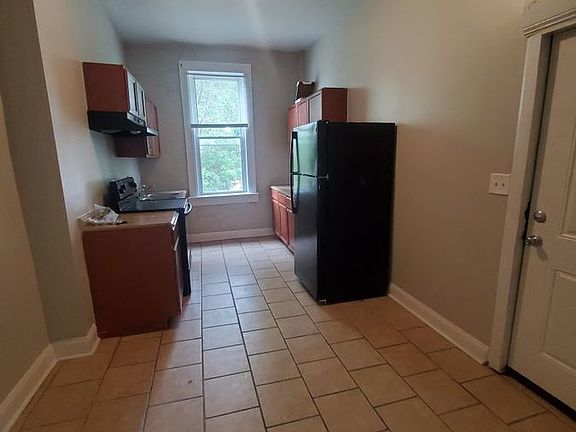 4th image of 3016 California Ave #2F