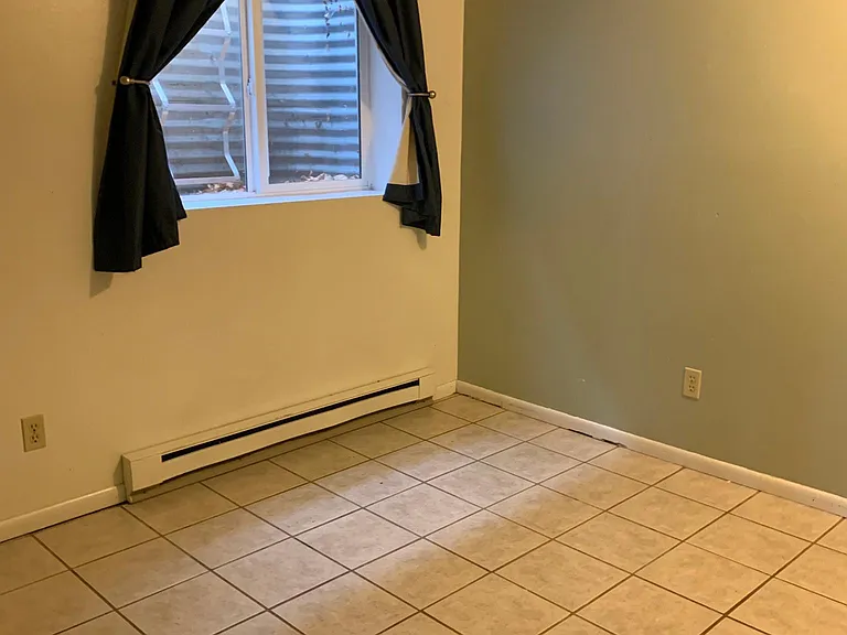 705 Maple St #B — Photo 10