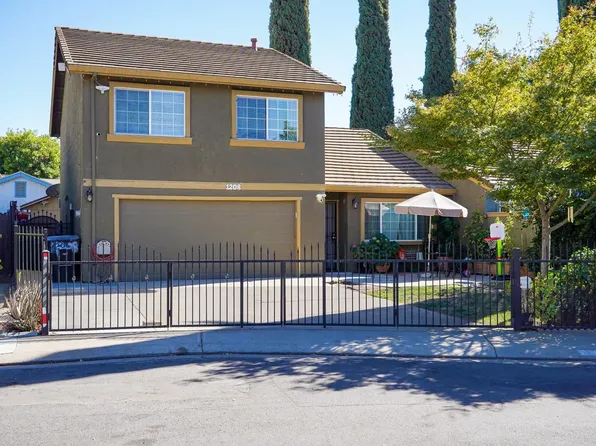 1208 Claret Ct, Modesto, CA 95351
