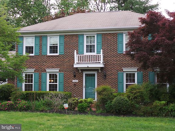 3rd image of 1222 Forestville Dr