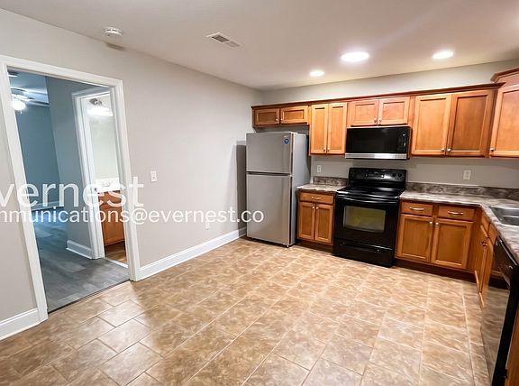 3rd image of 124 Brown Estates Dr