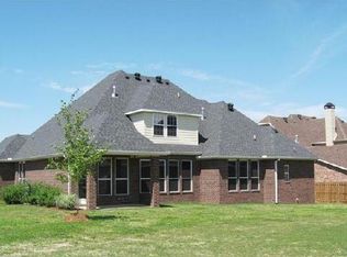 2806 W Rainier Rd, Rogers, AR 72758