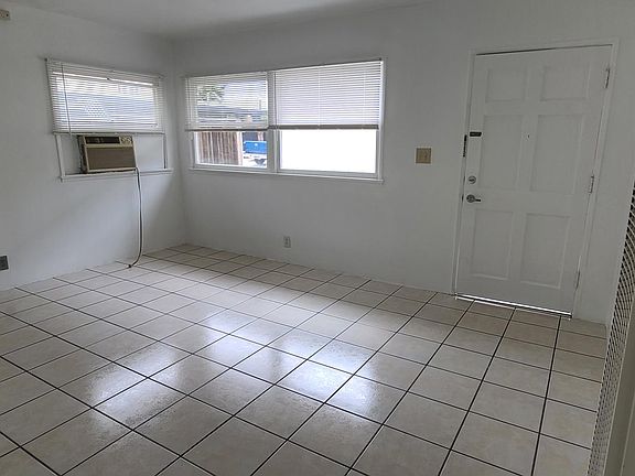 5th image of 3345 Garden Ave