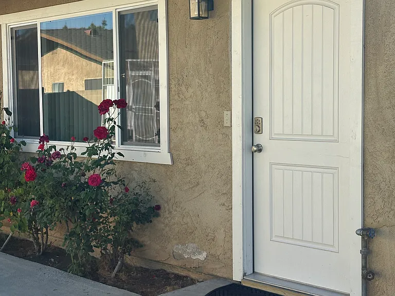 3720 White Ln #4 — Photo 8