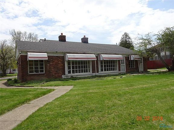 2nd image of 1557 S Cove Blvd