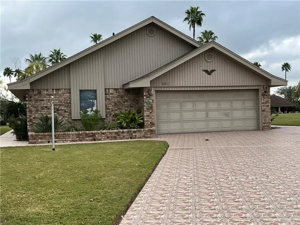 841 Palm Dr, Alamo, TX 78516