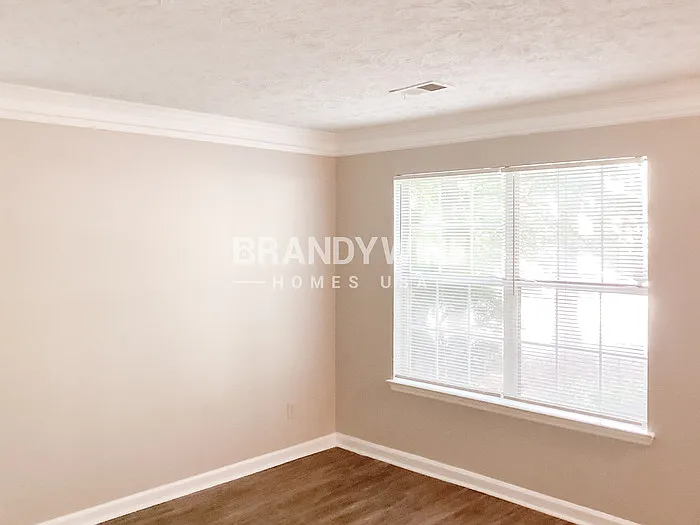 2586 Rainover Ct — Photo 12