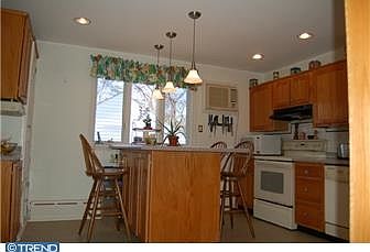 5th image of 708 Concord Ave