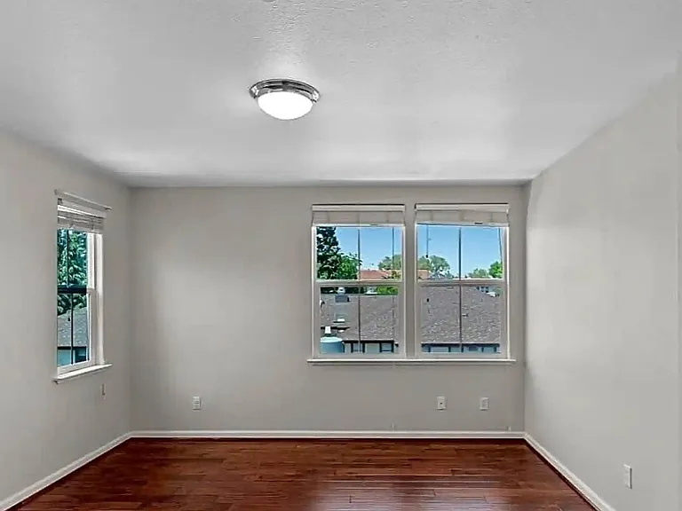 168 Caroline Ln — Photo 13