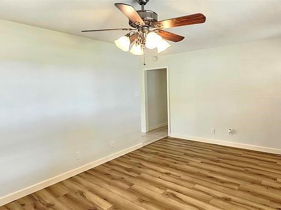 3rd image of 1364 Beagle Rd